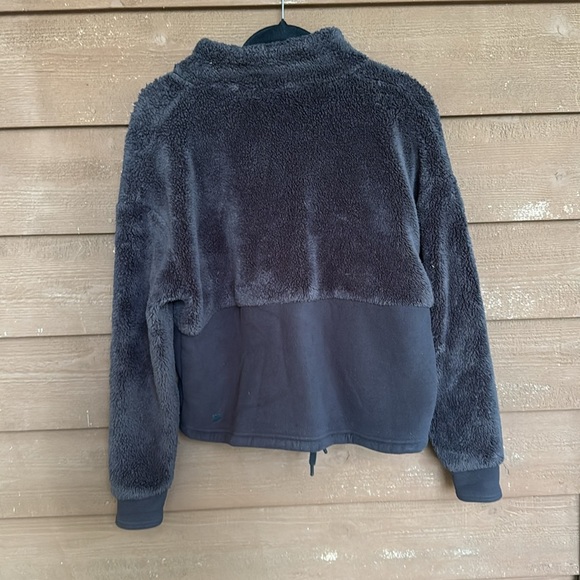 All in Motion black women’s cropped fleece size medium - Picture 6 of 7